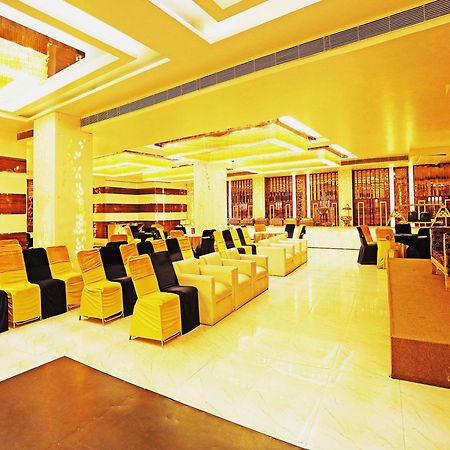 Fabhotel Ronald Inn Фаридабад Экстерьер фото