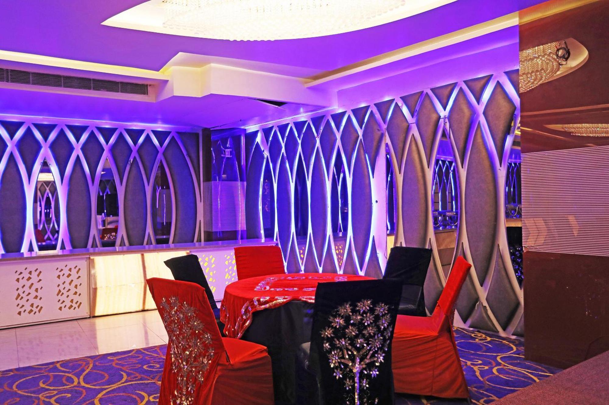 Fabhotel Ronald Inn Фаридабад Экстерьер фото