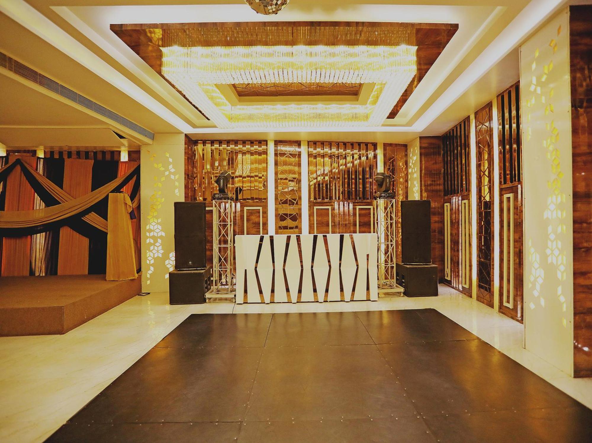 Fabhotel Ronald Inn Фаридабад Экстерьер фото