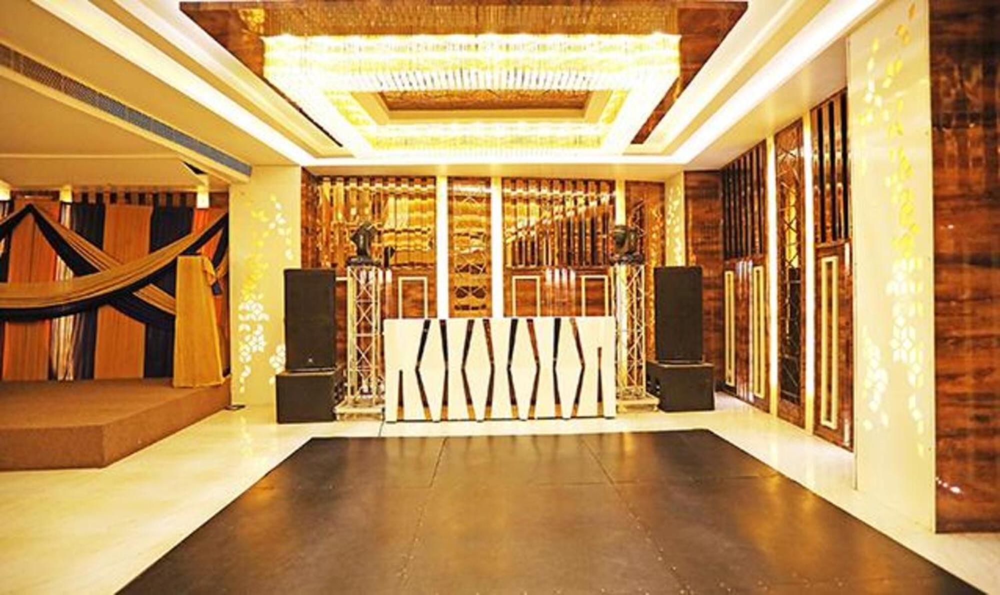 Fabhotel Ronald Inn Фаридабад Экстерьер фото