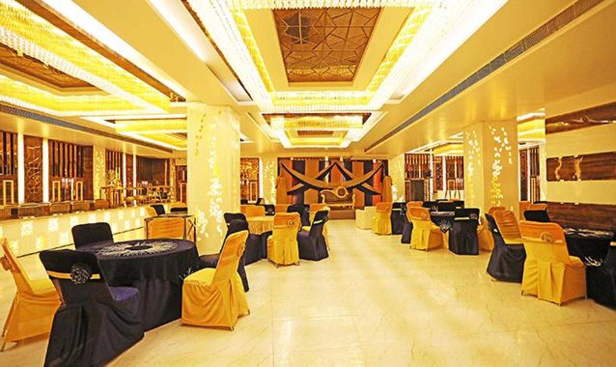 Fabhotel Ronald Inn Фаридабад Экстерьер фото